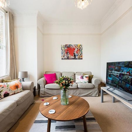 Heart Of Ealing Apartment With Garden Londýn Exteriér fotografie