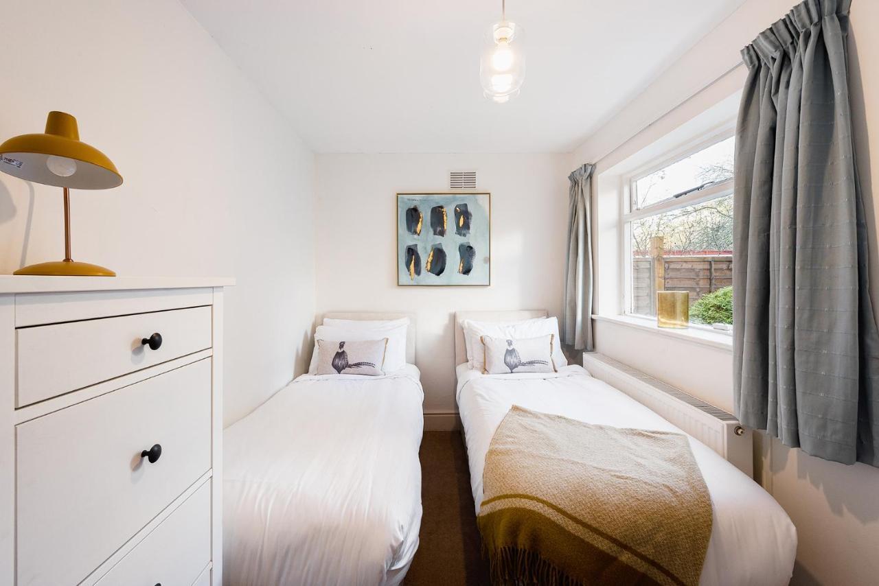 Heart Of Ealing Apartment With Garden Londýn Exteriér fotografie