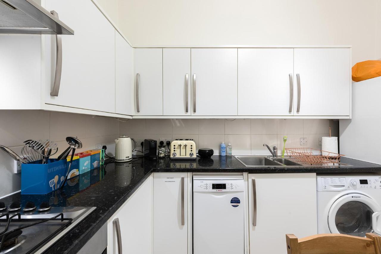 Heart Of Ealing Apartment With Garden Londýn Exteriér fotografie