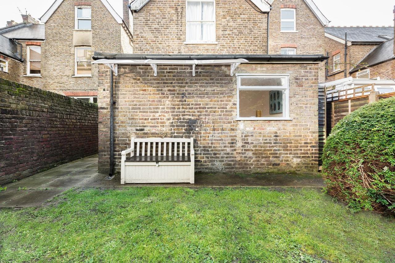 Heart Of Ealing Apartment With Garden Londýn Exteriér fotografie