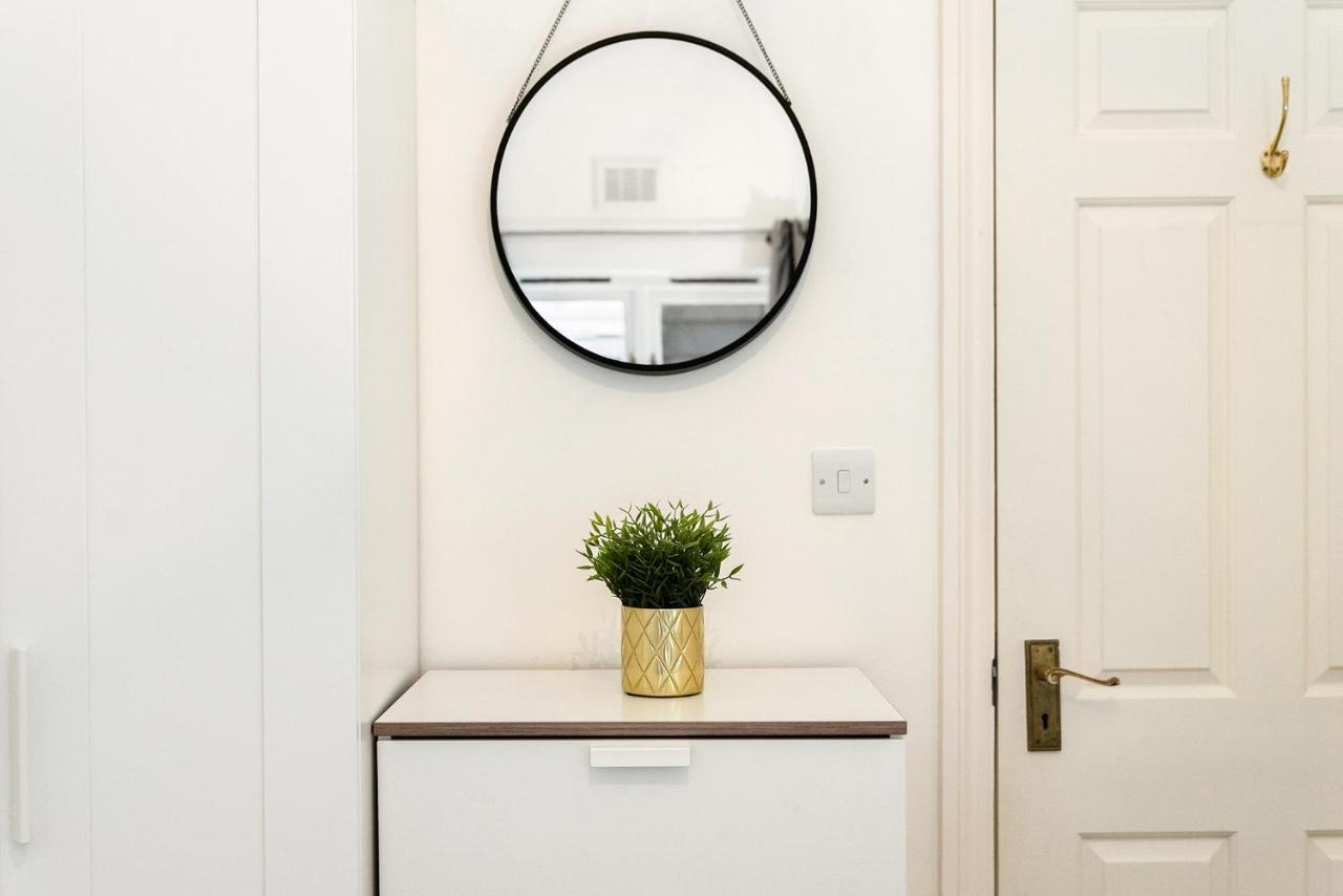 Heart Of Ealing Apartment With Garden Londýn Exteriér fotografie