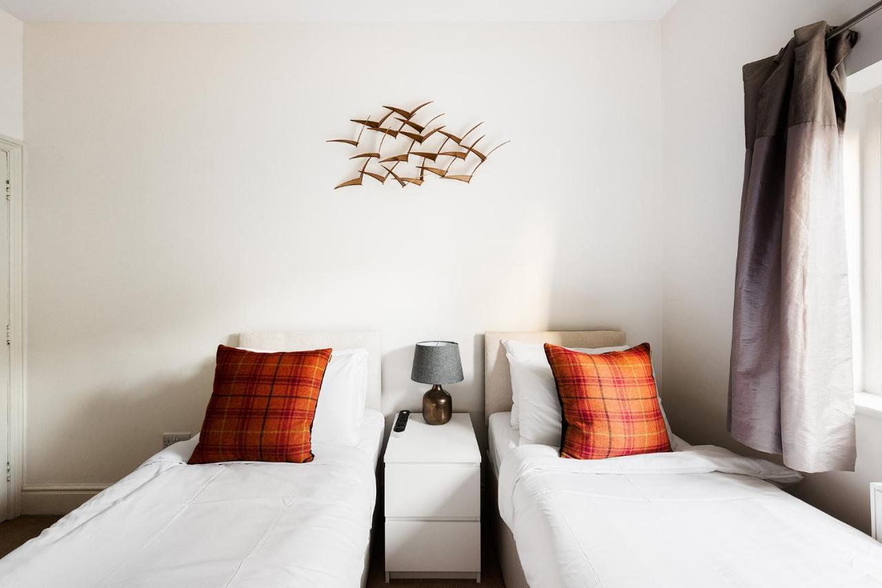 Heart Of Ealing Apartment With Garden Londýn Exteriér fotografie